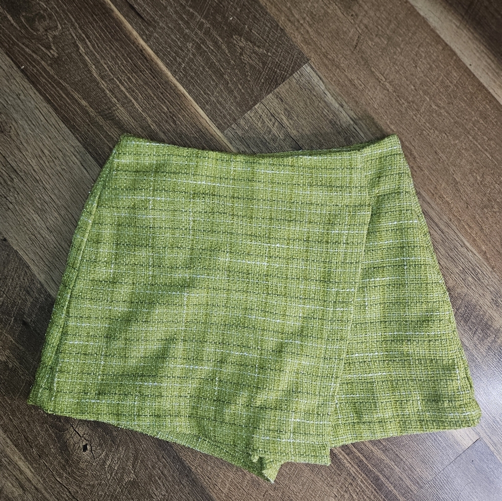 Flying Tomato Green Textured Skort